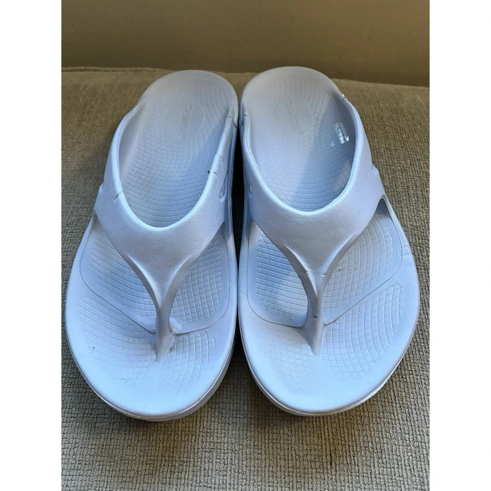 OOFOS Original Women's Size 10 Light Blue Rubber Thong Sandals Recovery Shoe